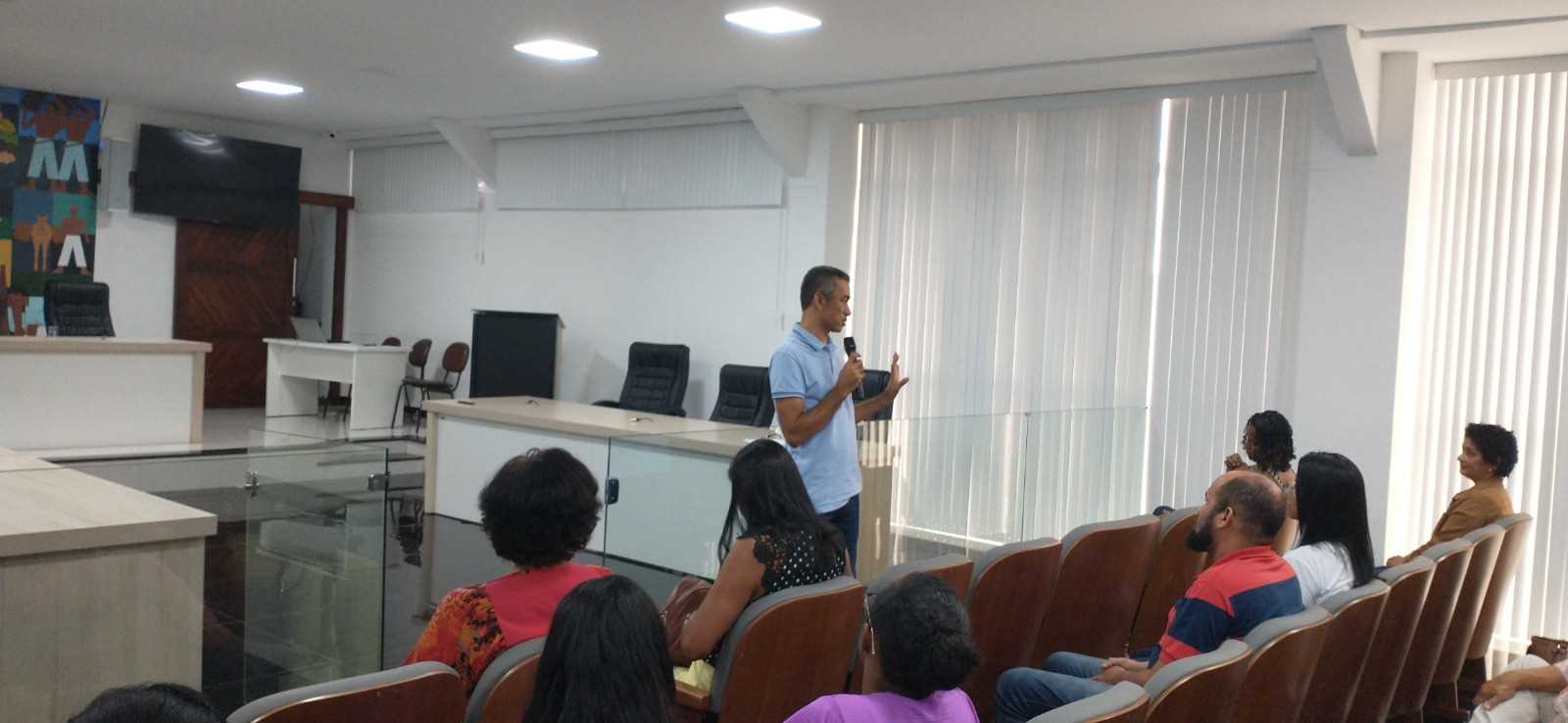 Camacã: Prefeito Paulo do Gás dá posse ao novo Conselho Municipal de Educação